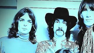 Tire a Guitarra de "Us and Them". Nada Desaba. (Video Essay)