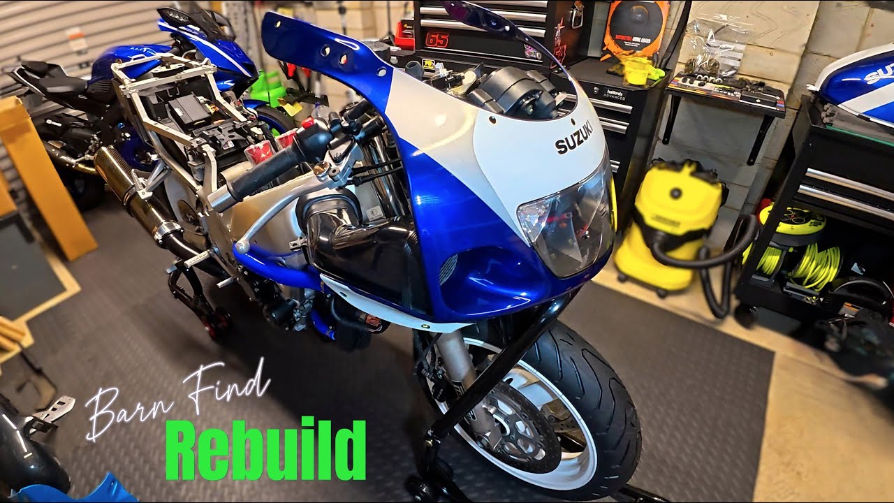 Front Fairing and Carbon Fibre Exhaust | Barn Find GSXR Ep.11 #motorcycle #bikelife