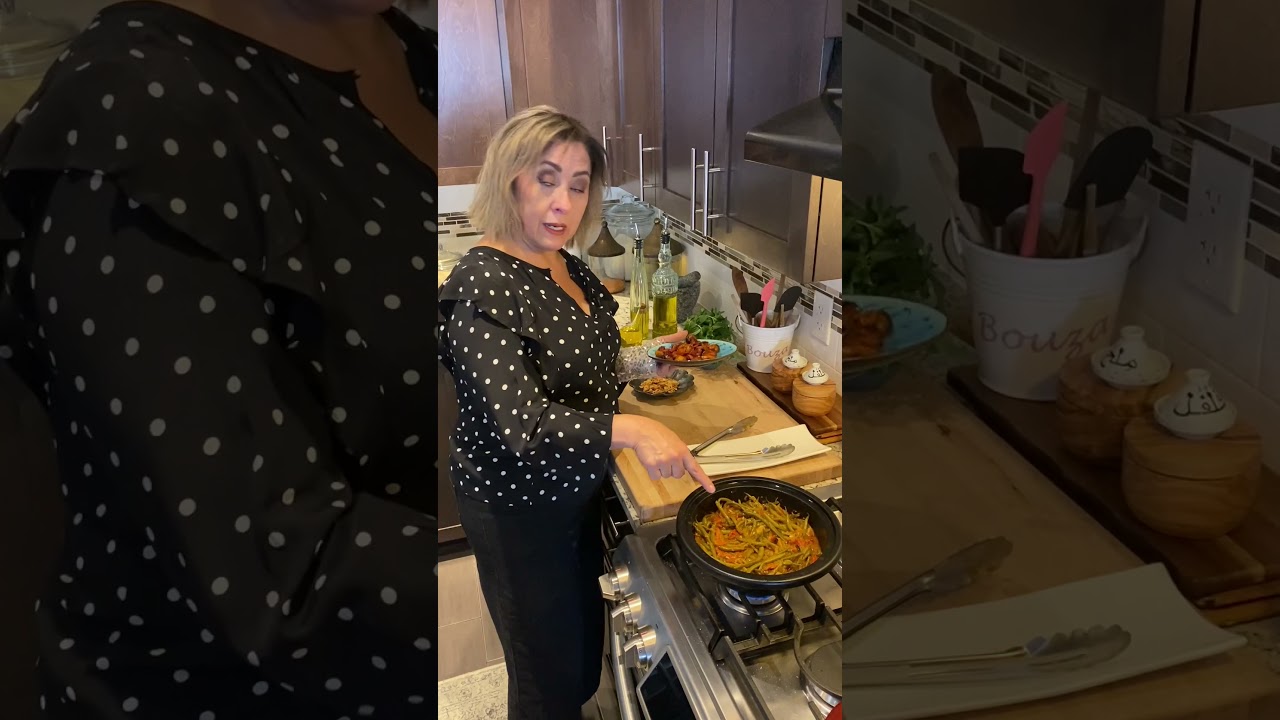 فاصوليا خضراء( لوبياء) مع بندورة بزيت