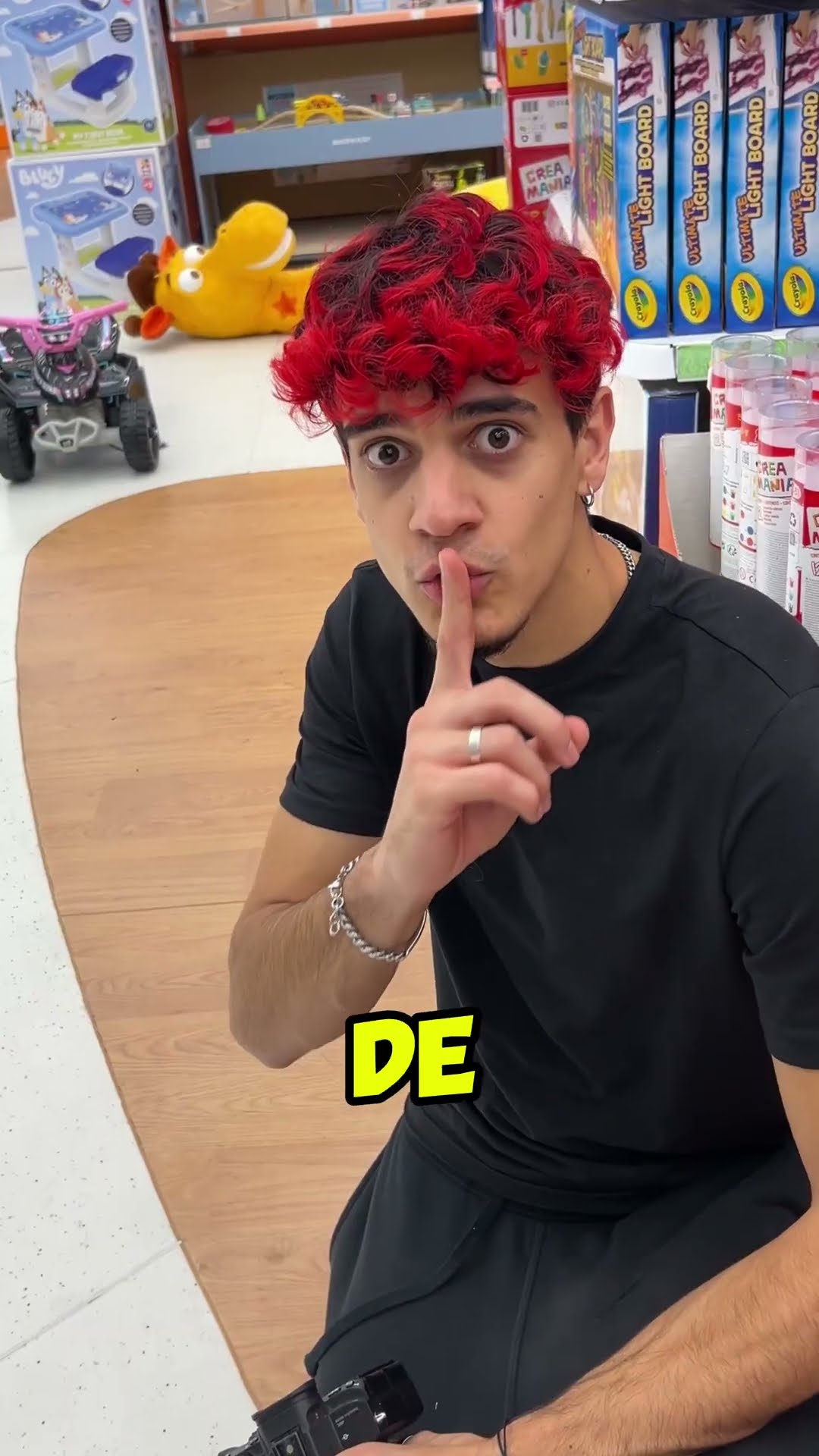 Me CUELO con mi CRUSH en Una JUGUETERIA! (Me PILLAN)