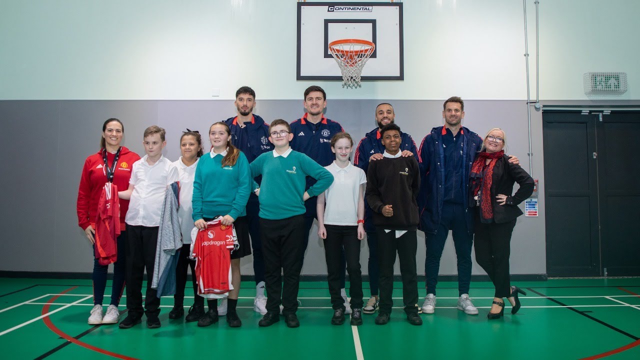 Bayindir, Heaton, Maguire and Mazraoui visit Pioneer House