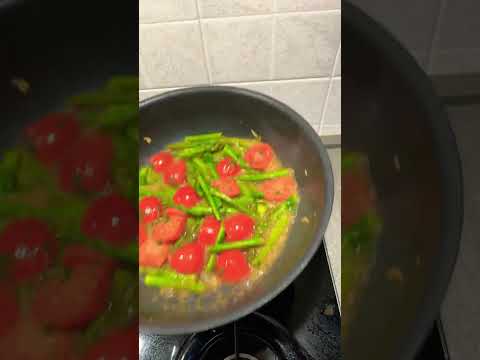 Spaghetti asparagi e