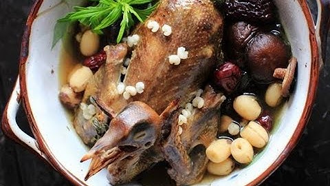 Món ngon #21 | Cách Làm Món BỒ CÂU HẦM NƯỚC DỪA với Táo Hàn Quốc Bồi Bổ Sức Khỏe | Bếp Việt Official