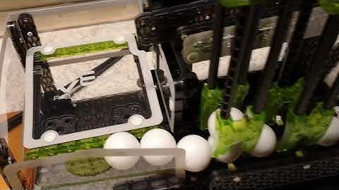 Jensen 20 Steam Engine & HEXBUG Vex Robotics Pick & Drop Ball Machine