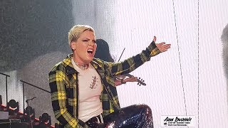 P!nk - Funhouse + Just A Girl (No Doubt Cover) Medley (Beautiful Trauma World Tour, Vancouver)