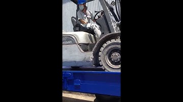 Cầu Lên Container Rút Hàng