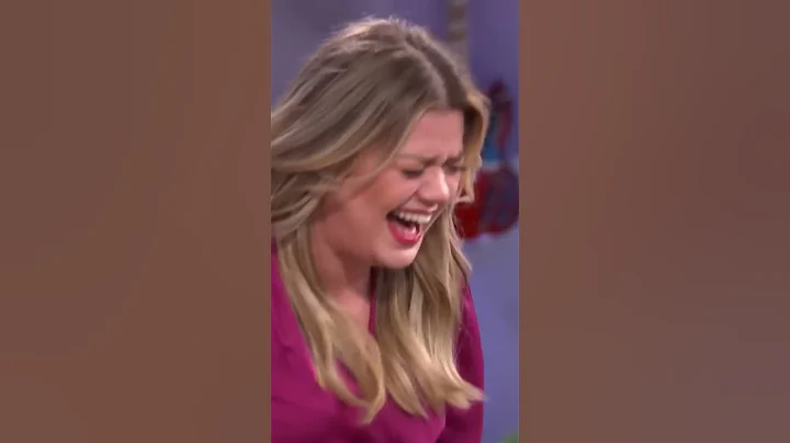 Kelly & Sandra Bullock CANNOT stop laughing!
