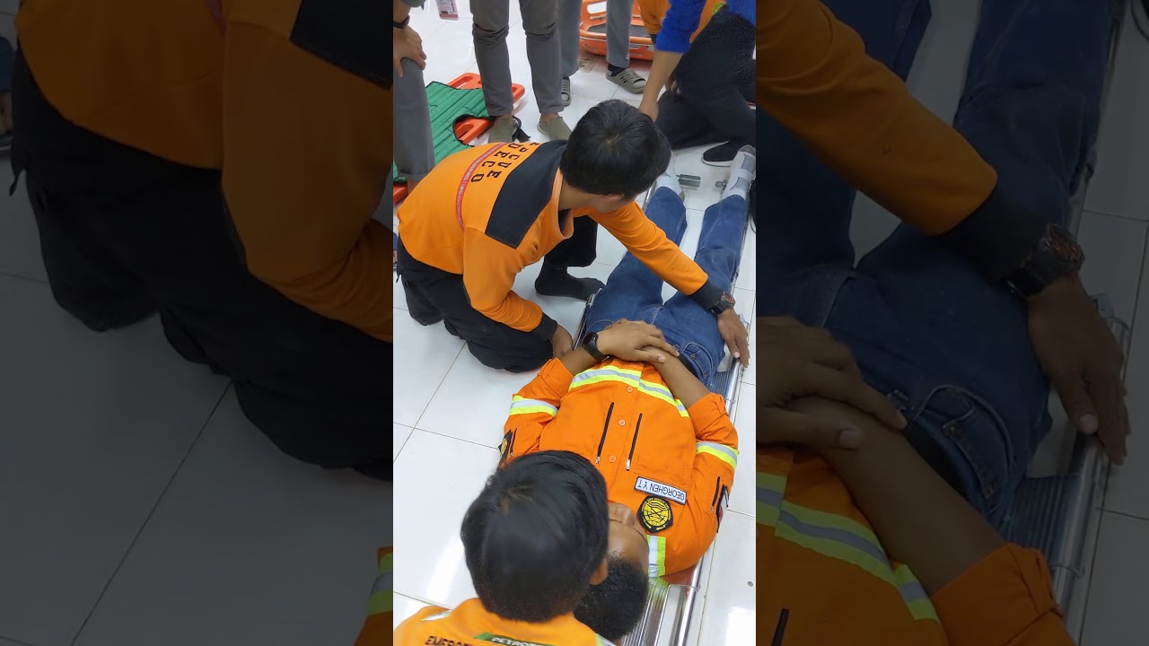 Cara menggunakan Scoop Stretcher