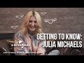 Capture de la vidéo Julia Michaels Brings Out Her Inner Monologue | Getting To Know