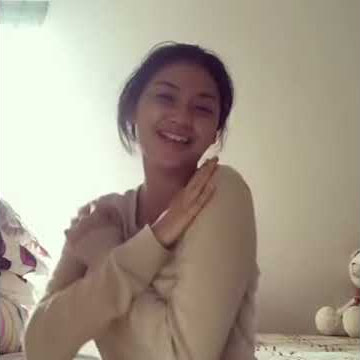 cewek cantik mirip ariel tatum.