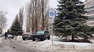 #22. Автохамы гоняют пешеходов на тротуаре