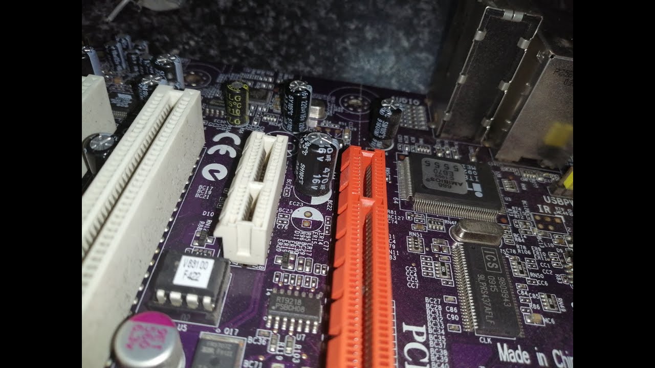 Replace 10 swollen capacitors on a motherboard. YouTube