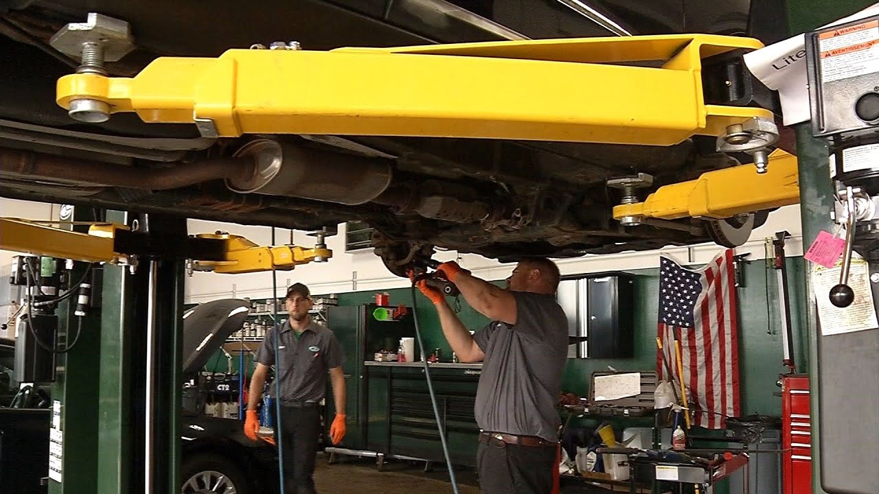 Maple Grove Auto Body Shop Giving Away Car Maintenance Through “Day of