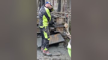 Geosan drilling a 100m borehole for geothermal heating probes