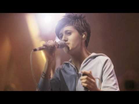 BUY LEGALLY! *** TRACEY THORN - LONG WHITE DRESS *...
