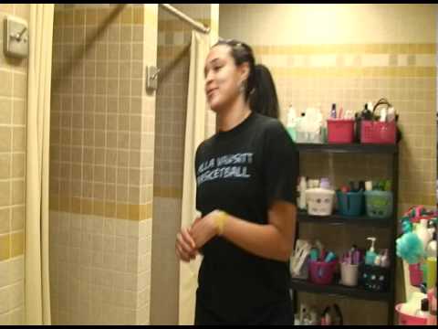 Notre Dame Women's Basketball - Cribs with Freshman, Kayla McBride