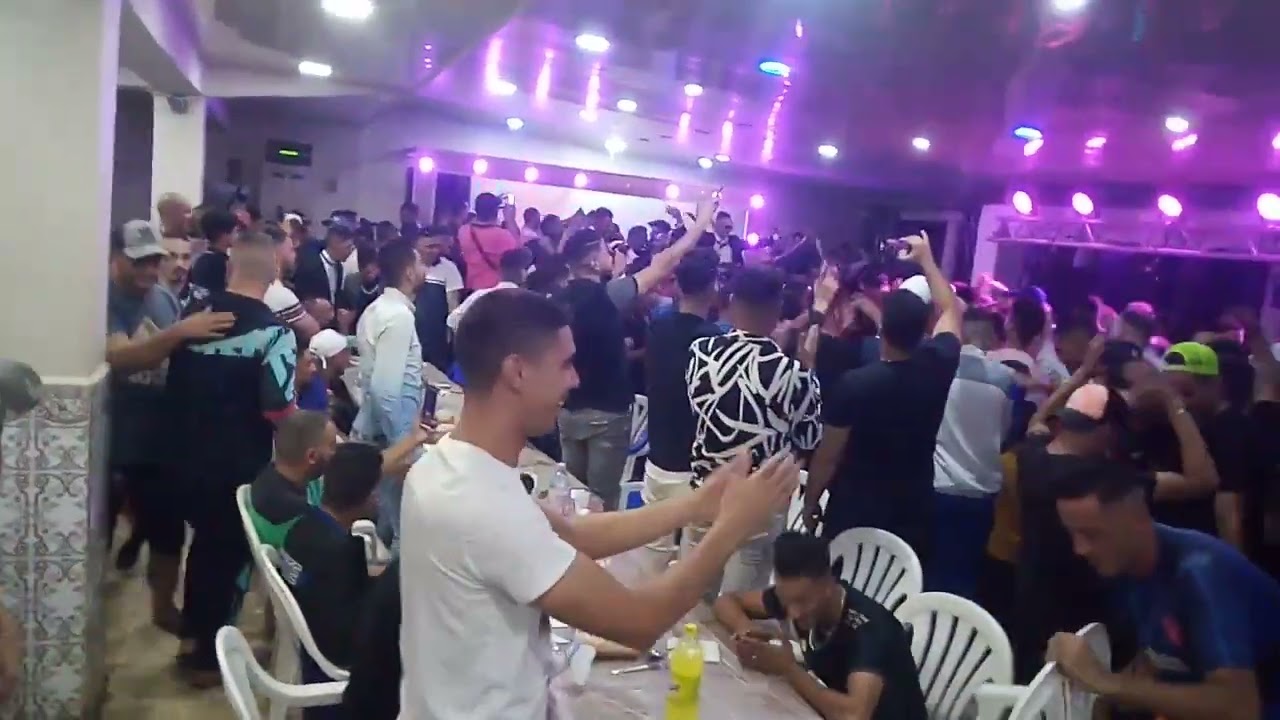 عرس انسان زوالي في #سكيكدة قاعة الحفلات ممتلاء على الآخر ❤️