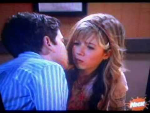 Sammy And Freddy Kissing Icarly Youtube 29