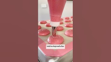 Fragile vs good macaron shells #macarons #macaronlove #macaronstagram