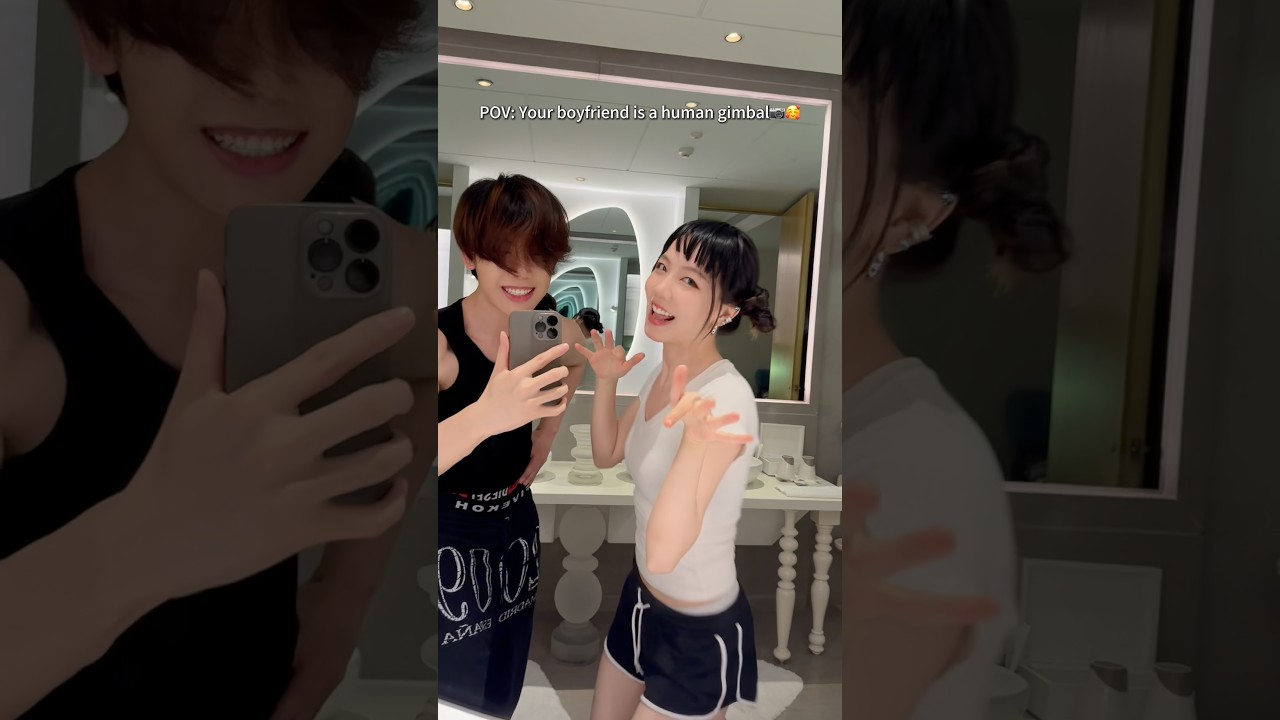 Watch the phone!#zoey #kpopdemonhunters #mystery #cosplay #dance