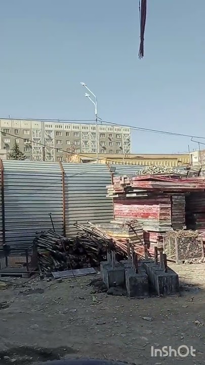 Автокран подает железные прутья (арматура) xcmg 40 50 тонник объект ...
