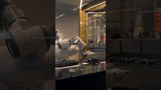 High tech hospitality - Our Yumi® cobot & IRB 360 FlexPicker®