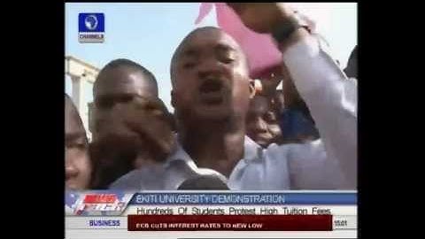 Students of Ekiti State University Protest School 