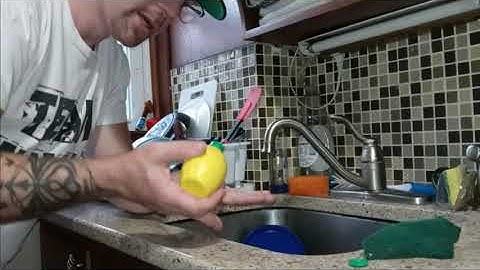 Use Lemon Juice to Clean Stained Hands & Fingers From Smoking, Turmeric, Berries & MORE! 100% WORKS