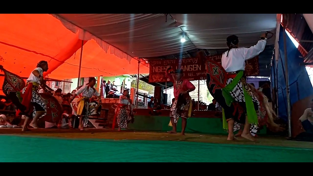 Kesenian Kuda Kepang Tri Tunggal Dusun Lengkong Garung