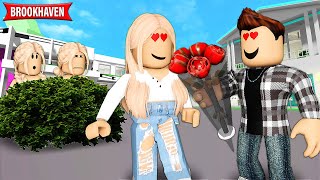 DESCOBRIMOS QUE A NOSSA MÃE ESTAVA NAMORANDO ESCONDIDA | Historinhas Brookhaven RP | Roblox