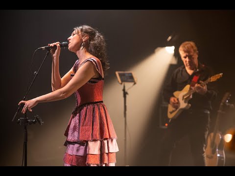 War an hent - Gwennyn & le Bagad de Lann Bihoué