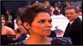 Halle Berry   Robin Roberts Red Carpet Oscars 2013