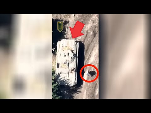 ukraine combat footage! Ukrainian Military destroy Russians with Artillery