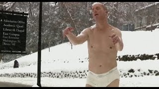 Recogen Firmas Para Que Retiren La Estatua De El Sonámbulo Del Campus De Boston