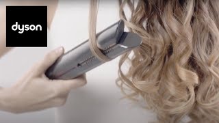 Tutorial: True curl with the Dyson Corrale™ hair straightener