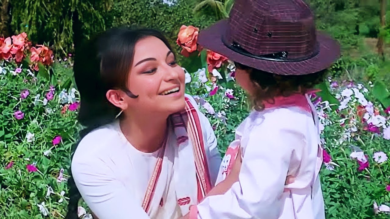 शर्मिला टैगोर ने इस गाने में माँ के प्यार की गहराई को इतने सच्चे भाव से दिखाया कि दिल छू गया 4K Song