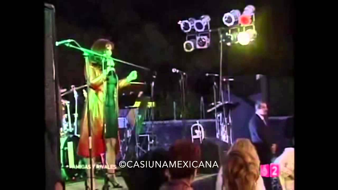 Angelica Vale cantando Amigas y Rivales ❤️
