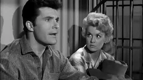 The Beverly Hillbillies S01E032 The Clampetts In C...