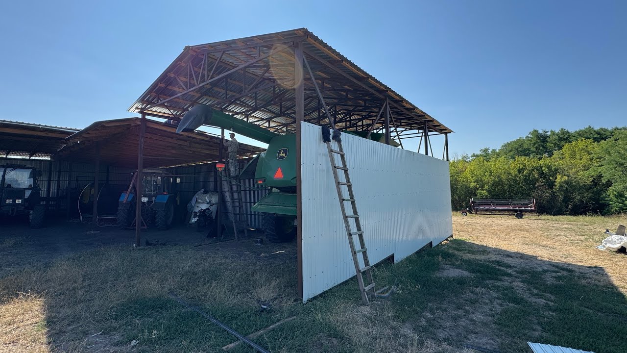 Продаємо комбайн, щоб зробити трактор😂. Нарешті зробили ангар для комбайна