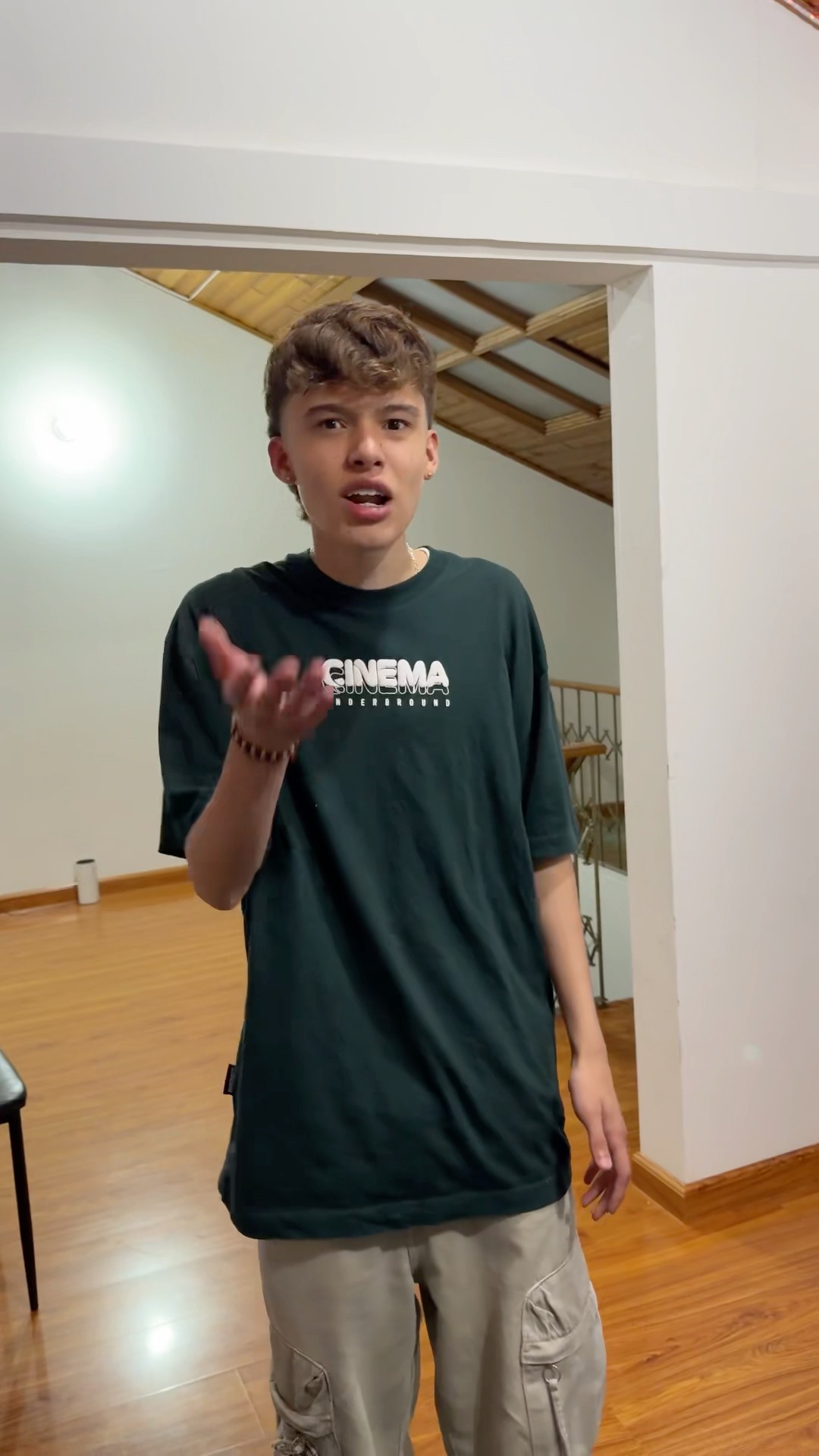 Alexa póngame la canción que más me gusta #humor #cosasdefamilia #comedia #humorfamiliar #comedy #