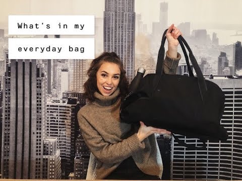 What's in my Everyday Bag - YouTube