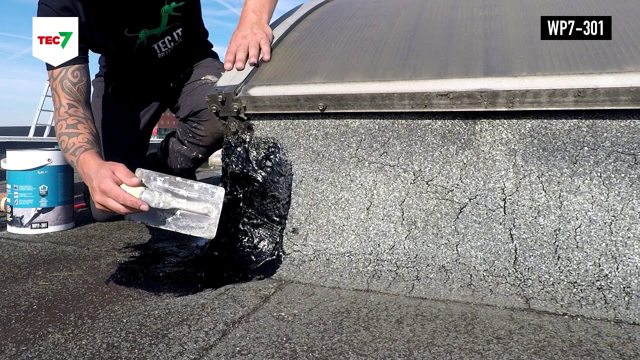 Roofing scheuren en naden herstellen