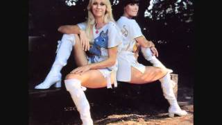 Miniatura de vídeo de "ABBA - Arrival"