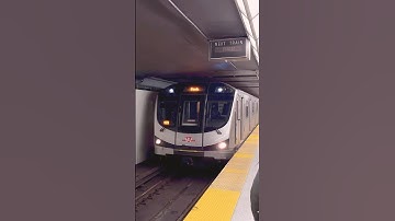“Toronto Rocket” subway train 🇨🇦