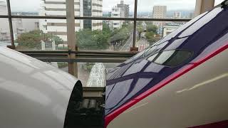 E2系1000番台J61編成やまびこ141号仙台行E3系2000番台L64編成つばさ141号山形・新庄行福島駅切り離しシーン