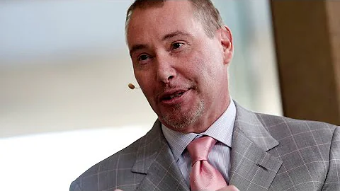 Why Jeffrey Gundlach Believes Its Time to De-Risk