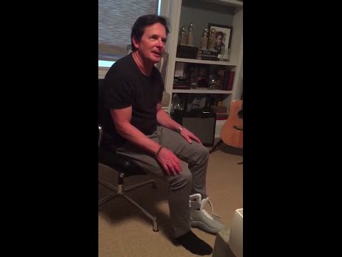 michael-j.-fox-tries-on-the-first-self-lacing-nike-mag