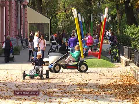 Українців закликають не виставляти фото дітей у соцмережах
