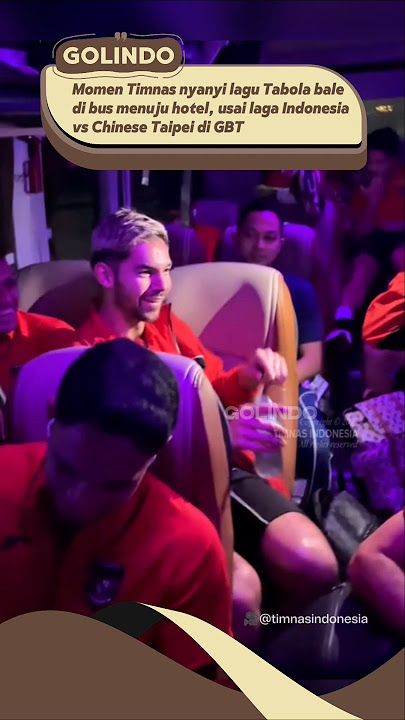 The moment Sandy Walsh and the National Team sang Tabola Bale together on the bus after the Indon...