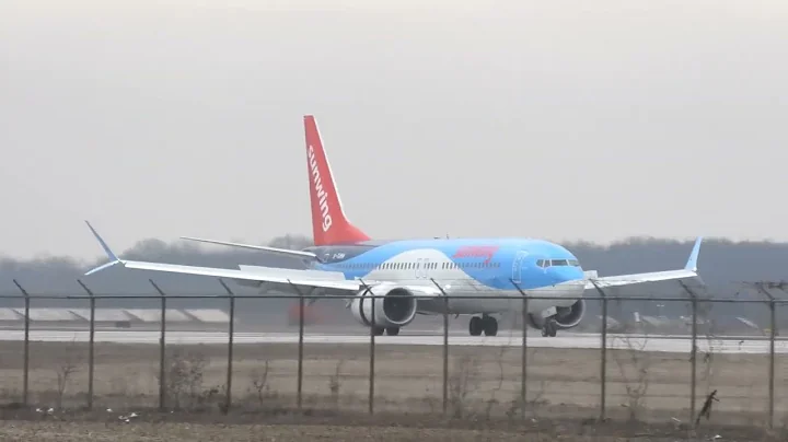 #4K Boeing 737 Max 8 | Sunwing Landing at Windsor International Airport With ATC Audio. #YQG